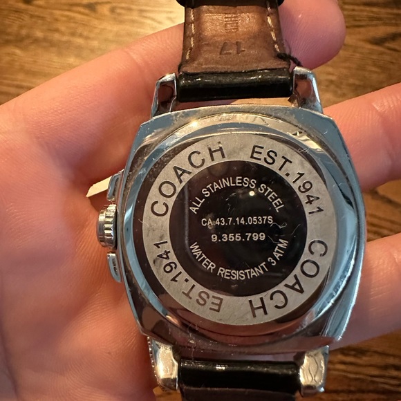 COACH WATCH OFFERS WELCOME - Picture 3 of 7